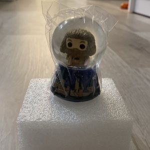 Funko mystery mini harry potter snow globe - hagrid, dumbledore